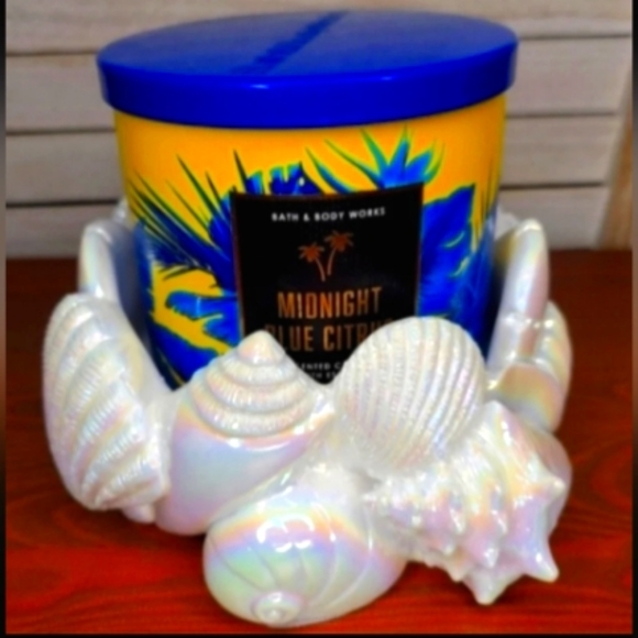 Bath & Body Works Iridescent Seashell 3-Wick Holder - Picture 2 of 2
